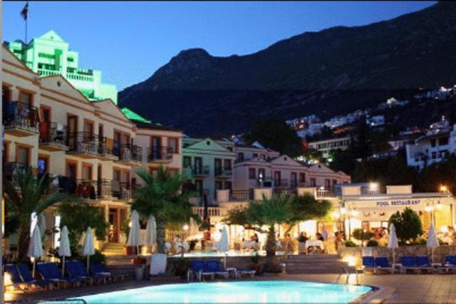 Hotel Pirat Калкан Екстериор снимка