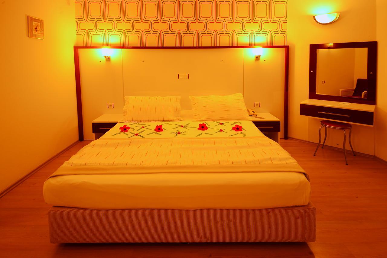 Hotel Pirat Калкан Екстериор снимка
